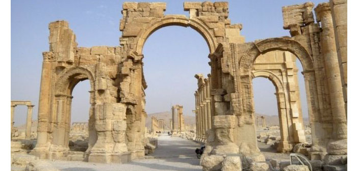 Palmira’da 2 bin yıllık zafer takı yok edildi