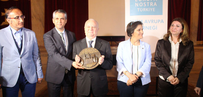 Surp Giragos received its award in Istanbul