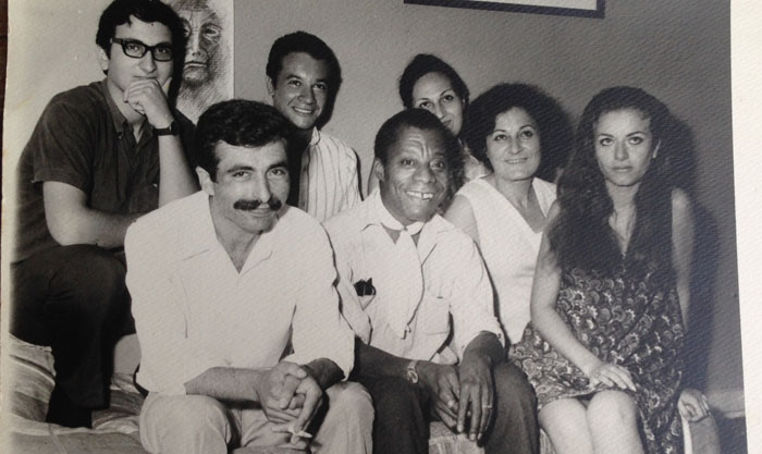 Arkada sağdan Jermen, Baldwin’in arkadaşı Fransız yazar Alain, Levon. Önde, Vartanuş, Silva, Jimmy, Nazar