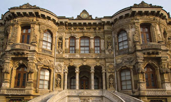 Batılılaşan İstanbul'un Ermeni mimarları