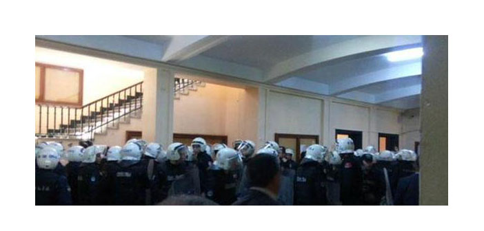 İstanbul Üniversitesi’nde öğrencilere gözaltı