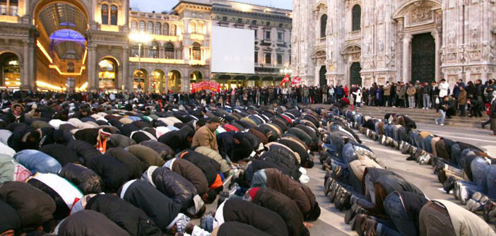 Katolik Kilisesi’nden cami karşıtı yasaya tepki: Kapımız Müslümanlara açık
