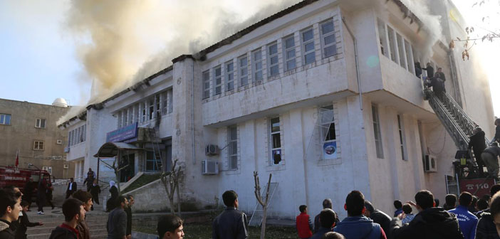 Şırnak'ta kütüphaneye bombalı saldırı: 6 yaralı
