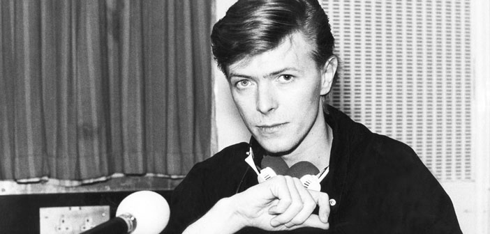 Akıp giden bir bataklığın içindeyiz ve artık David Bowie de yok