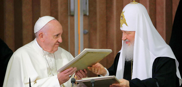 Papa Francis ve Patrik Kirill'den 'diyalog' çağrısı