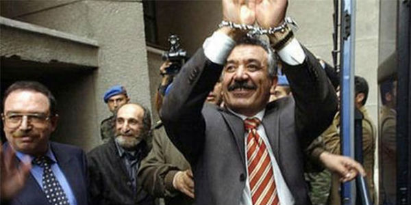 1994'te tutuklanan DEP'li Hatip Dicle, Orhan Doğan ve Selim Sadak. 