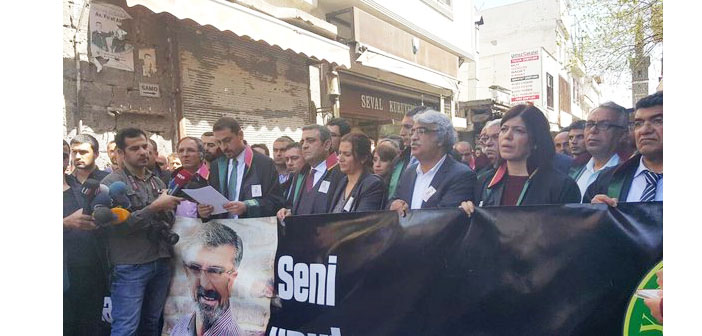 Avukatlar Günü'nde meslektaşları Tahir Elçi'yi andı