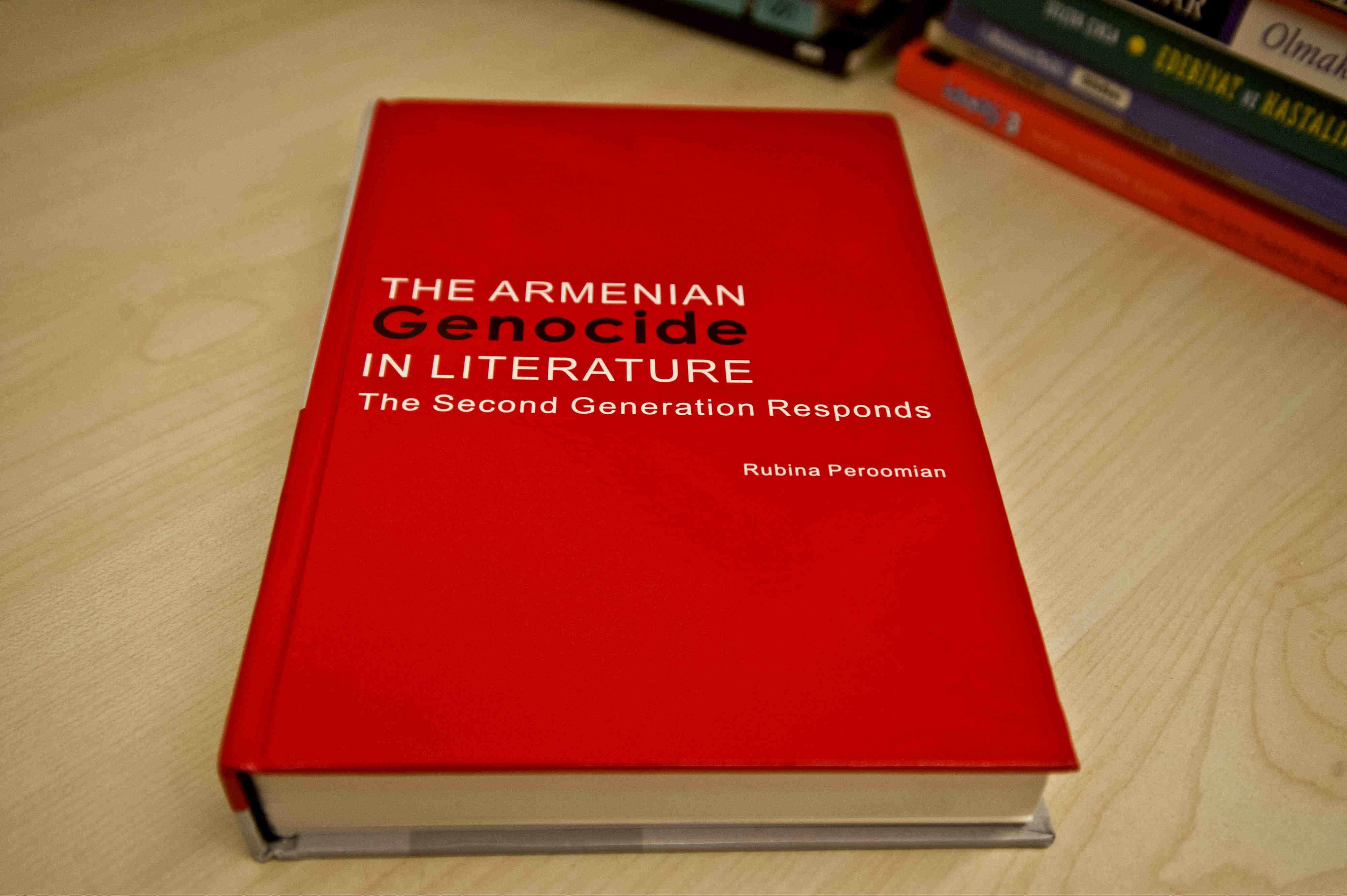 Peroomian'ın kitabı 'Edebiyatta Ermeni Soykırımı'