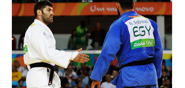 İsrailli rakibinin elini sıkmayan Mısırlı Judocu ülkesine gönderildi
