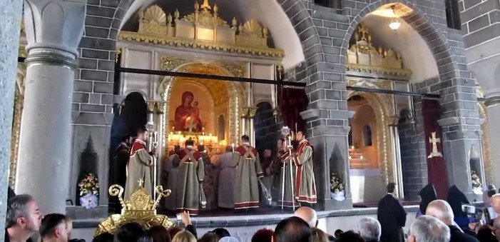 Bakanlık: Sur’da kiliseler kapatılmayacak
