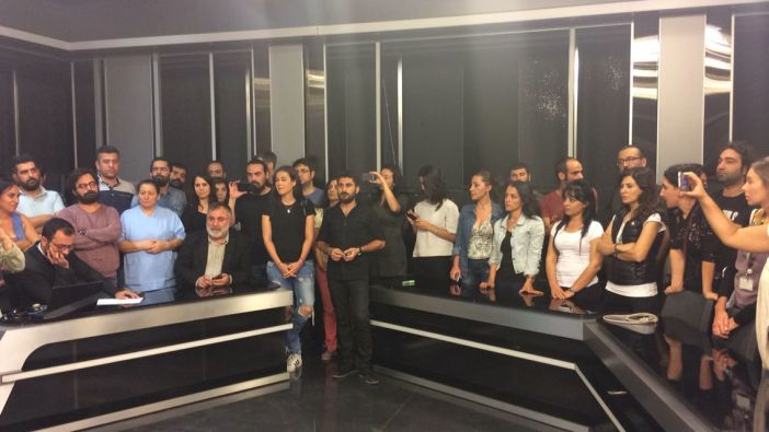 After Hayatın Sesi and IMC TV, police raids Özgür Radyo