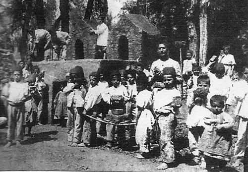 Van’daki Amerikan Misyonu’nda yetim çocuklar (1900 civarı)