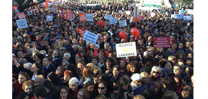 Kadınlar Meclis önünde: Tasarıyı geri çekmek yetmez, iptal edilsin