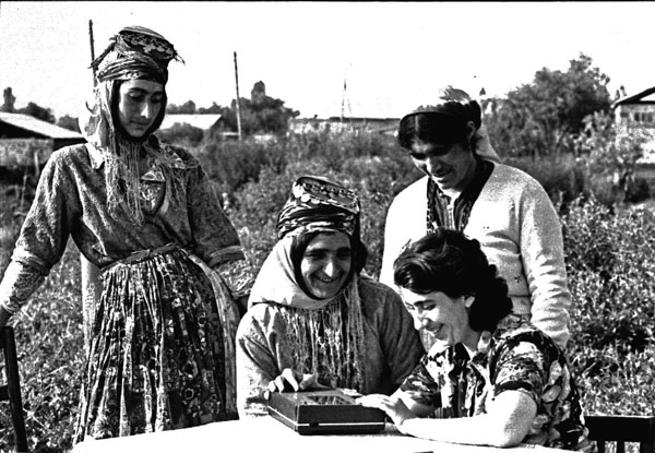Cemîla Celîl, Ermenistan’da Kürt kadınlarla ses kaydı yaparken