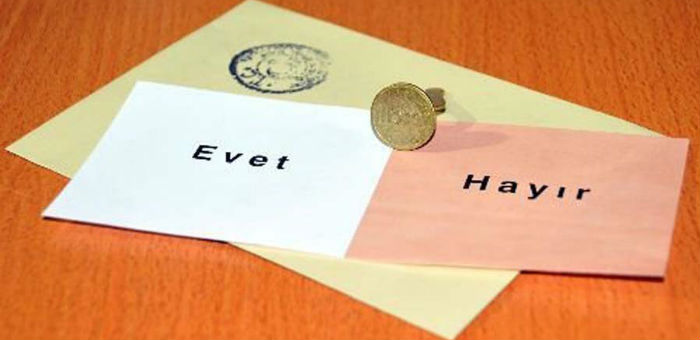 Historic referendum in Turkey: narrow win for “yes”