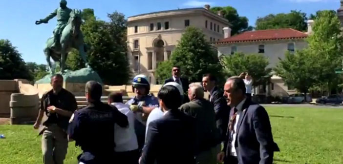 Washington’da büyükelçilik önünde kavga: Erdoğan’ın korumaları protestoculara saldırdı