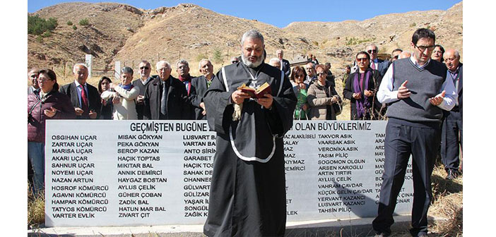 Zara'daki Ermeni mezarlığı dualarla ziyaret edildi