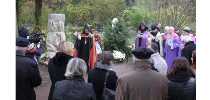 Köln'deki Ermeni Soykırımı anıtı açıldı