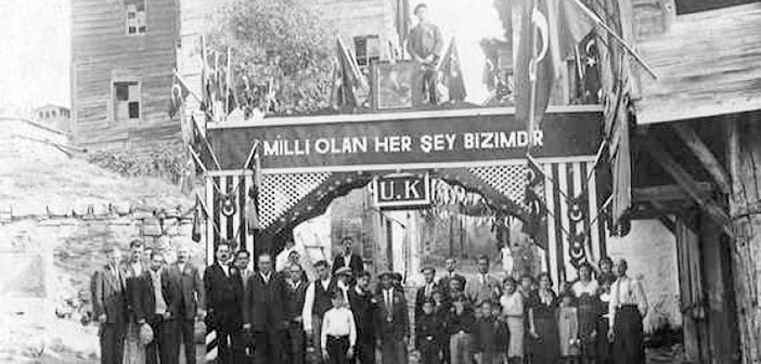 1934 yazında İzmir: ‘Vatandaş Türkçe konuş’