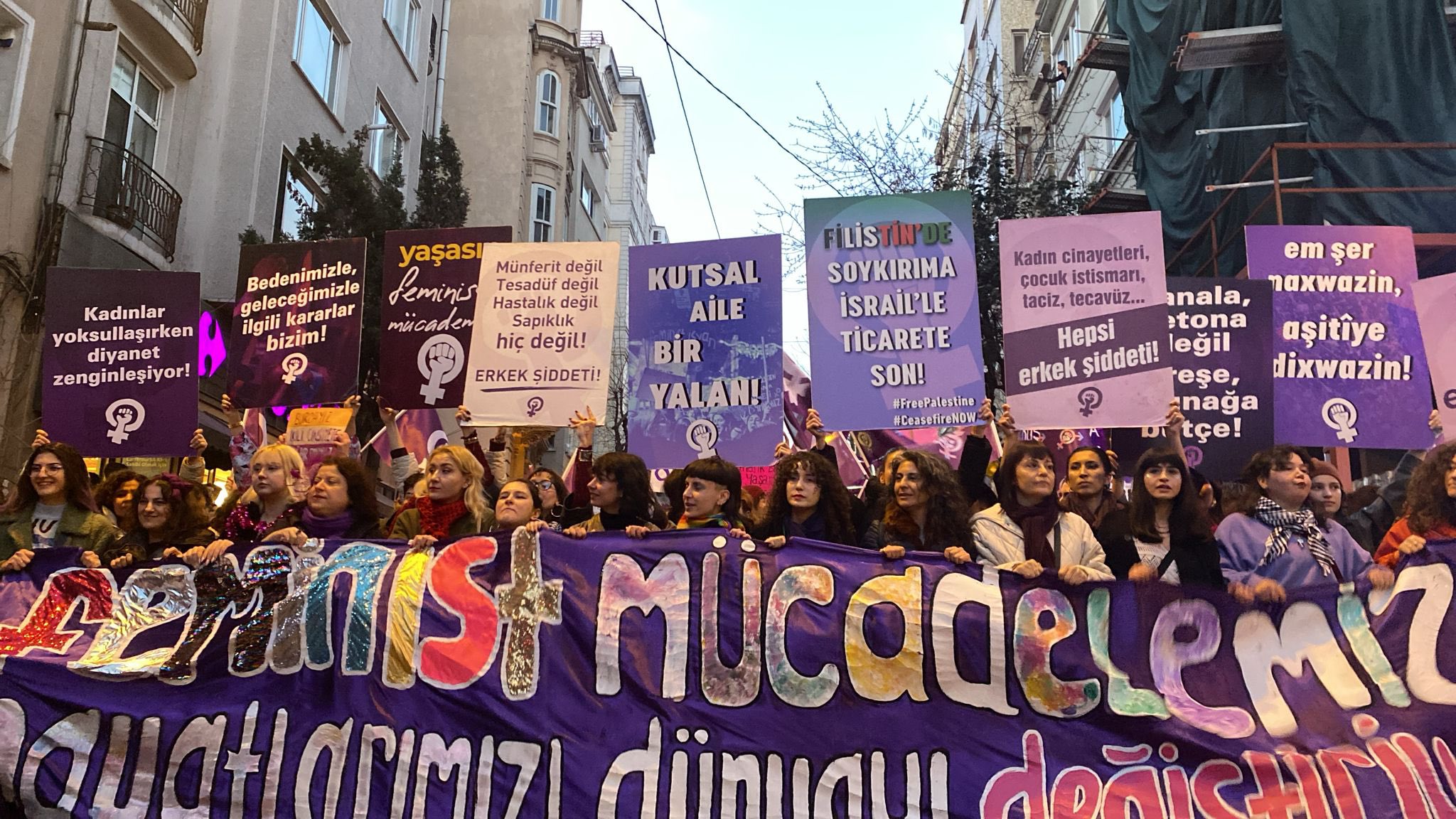 Feministler: Gözaltında kötü muamele için suç duyurusunda bulunacağız