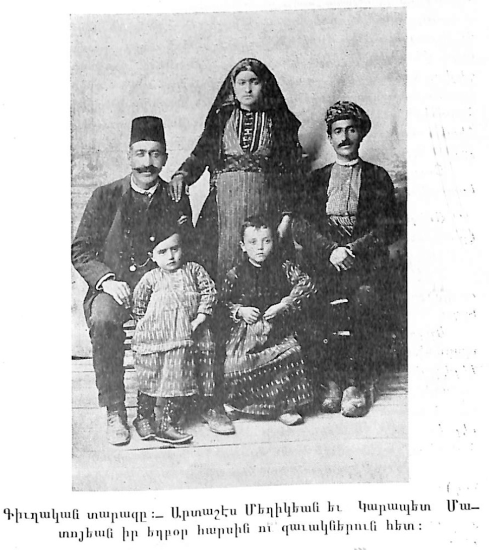 Hağt köyünden bir aile 