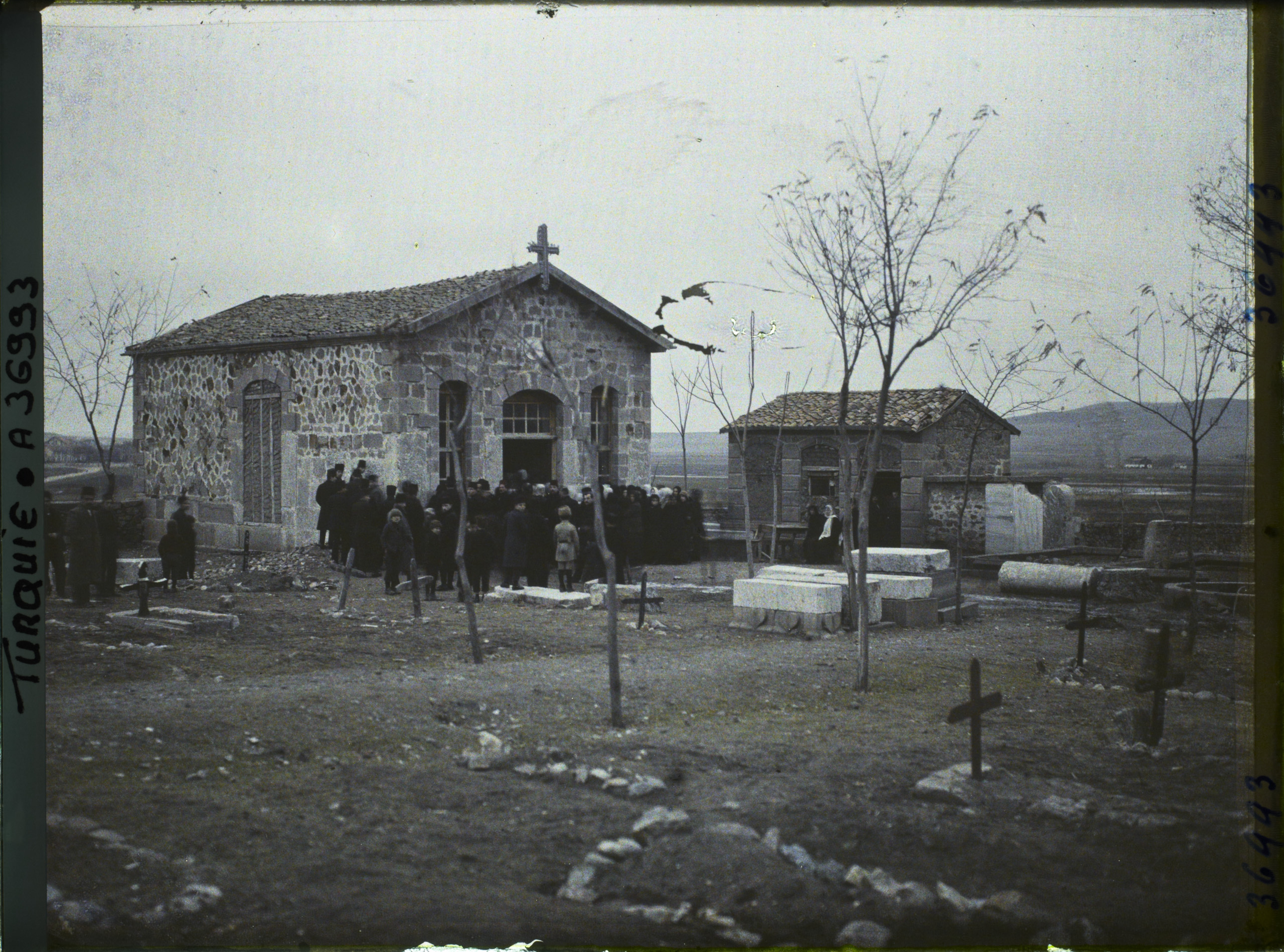 Ankara'daki son Ermeni ibadethanesi olan Katolik mezarlığının şapeli (Albert Kahn Arşivi).