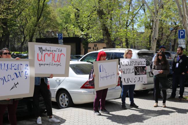 Ermenistan’da  LGBTI aktivistlerine saldırı