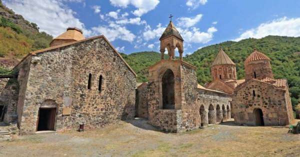 Պաքու կը պնդէ, որ հայ հոգեւորականները Դադիվանքէն պէտք է հեռանան