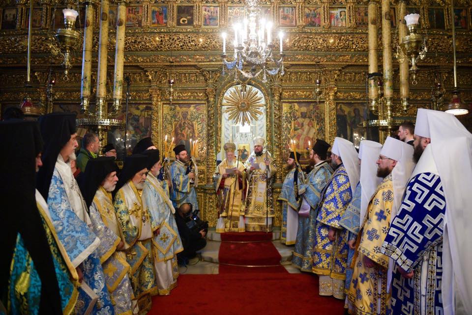 Ukrayna Kilisesi 'tomos' beratına İstanbul'da kavuştu