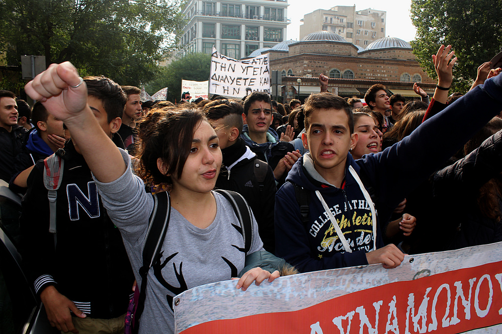 Yunanistan'da öğrenciler meydanda