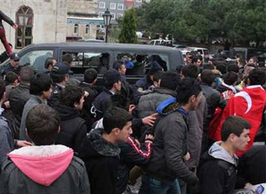 Sinop'ta BDP'lilere linç girişimi