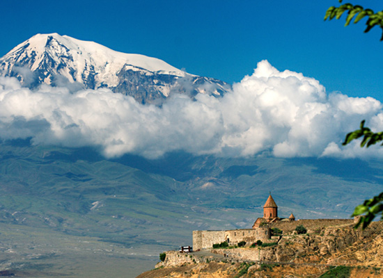 Orada bir ‘ağrı’ var uzakta  