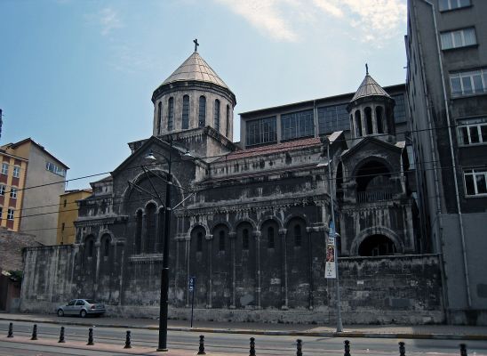 Seçim yönetmeliğinin gecikmesi tepki çekiyor