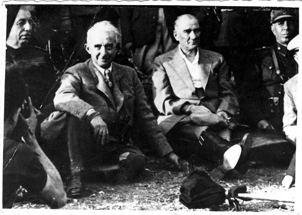 Türk büyüklerinin ünlü vecizeleri  