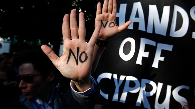Kıbrıs'ta AB'nin kurtarma paketini yumuşatma çabası 