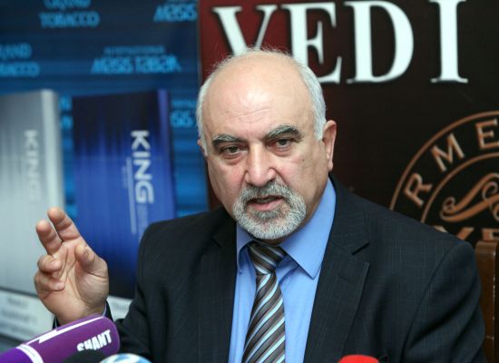 Ermenistan’da seçim ertelenmeyecek