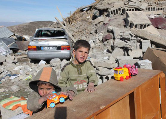 'Vanlı depremzede çocuklar çalıştırılıyor'