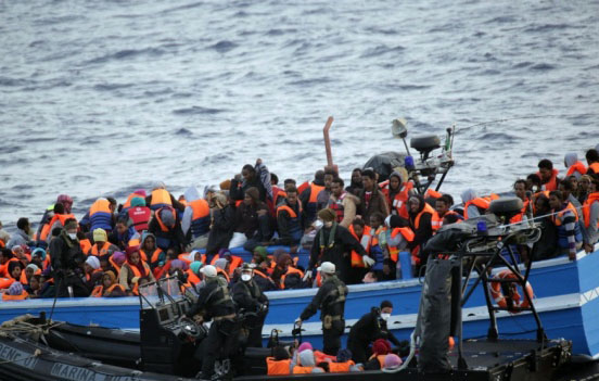 İtalya'dan 'mülteci operasyonlarını durdurma' resti 