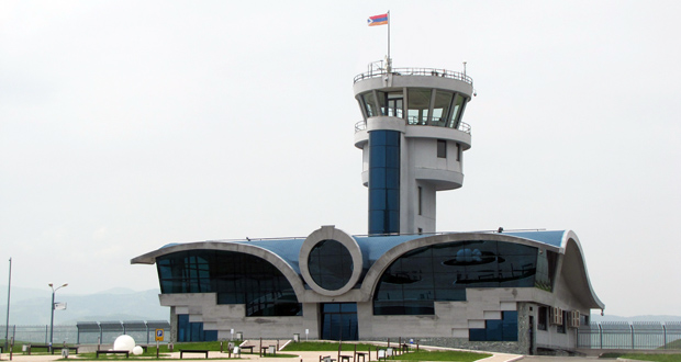 Karabağ’da ‘havaalanı gerginliği’  