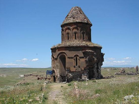 Türkiye-Ermenistan sınırındaki Ani'de kiliseler restore ediliyor