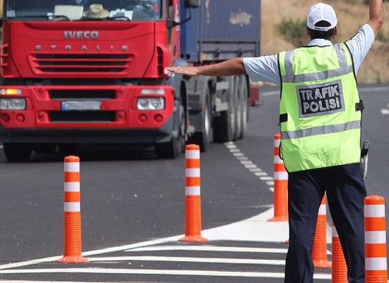 Adana’da bir tır dolusu roket başlığı yakalandı