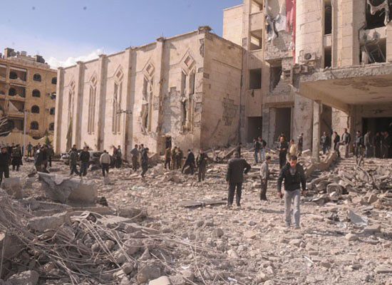 Suriye ordusu, Halep ve çevre beldelerini bombalıyor
