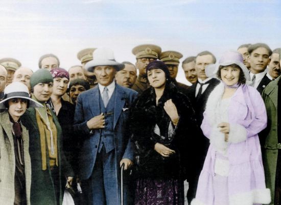 Mustafa Kemalci geldi hanımmm…