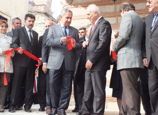 Arınç’tan Ayasofya’yı camiye çevirme sinyali  