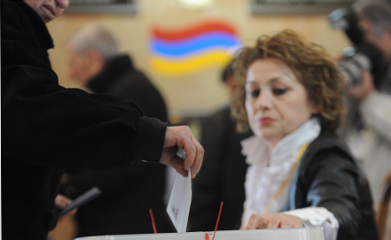 Ermenistan cumhurbaşkanlığı seçimlerinde mürekkep tartışması