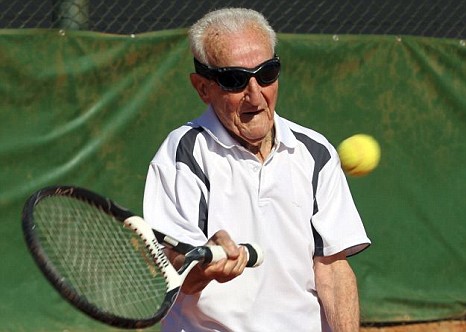 En yaşlı tenisçi: Artin Elmayan