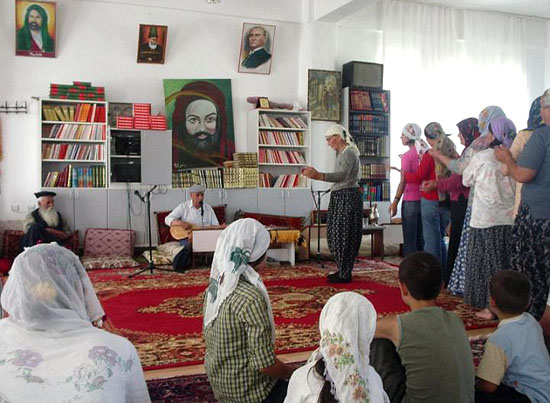 "Cami ve mescit dışında bir yer ibadethane kabul edilemez"  