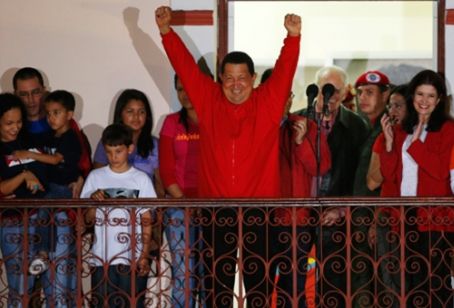 Venezuela yeniden Chavez’i seçti 
