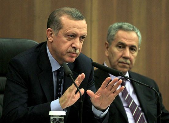 Erdoğan: Emniyet ile istihbarat arasında kopukluk olabilir