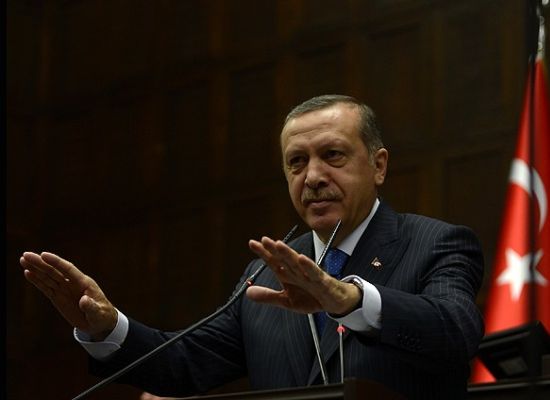 Erdoğan: Kız ve erkeklerin aynı evlerde kaldığı ihbarlarının üzerine gidiyoruz